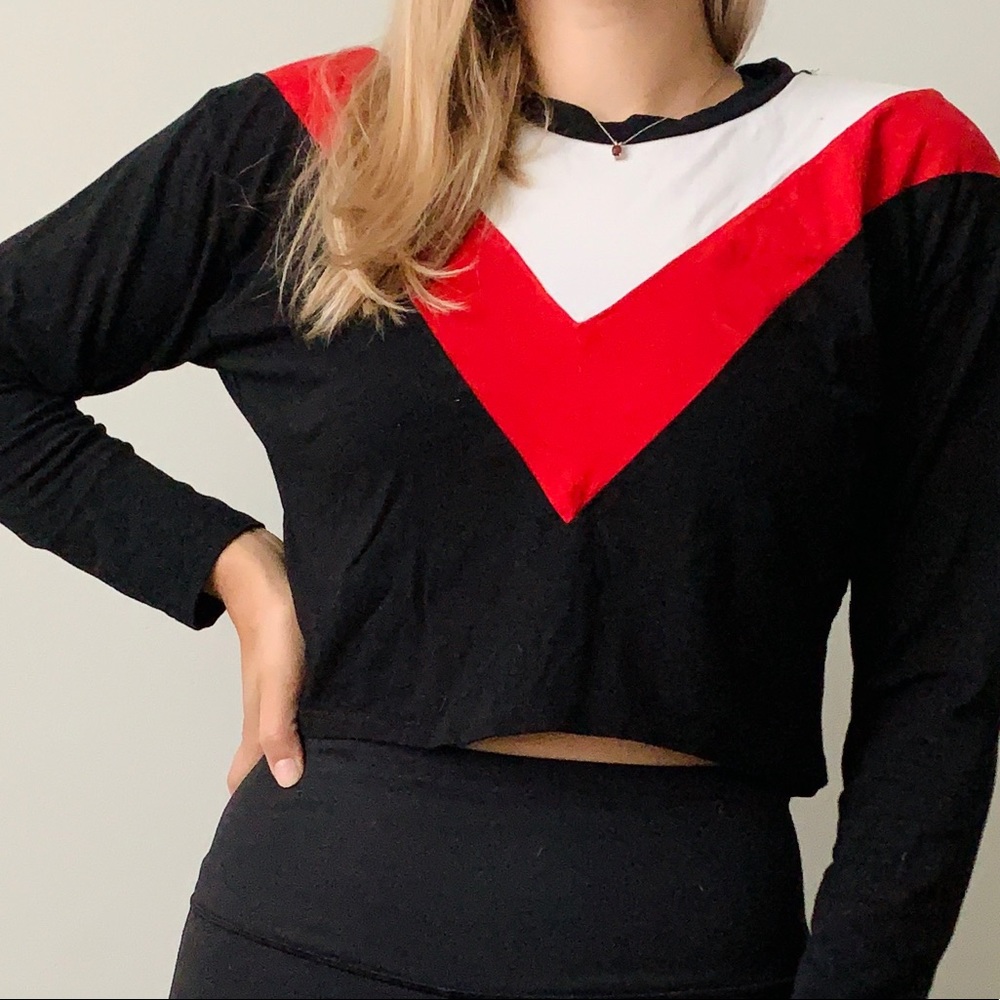 Heart & Hips Black Red V Color Block Cropped top M